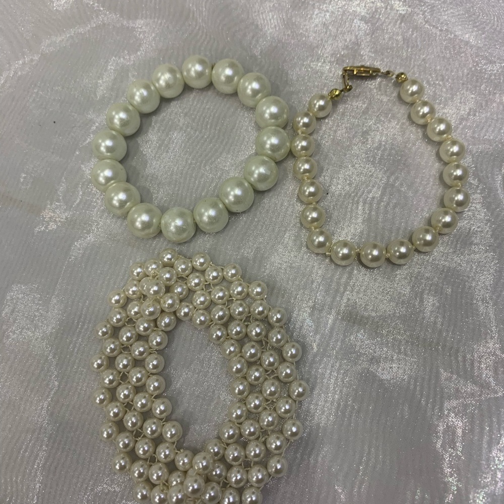 Like 🆕Lot of 10 pc Vintage Faux Pearl Costume Jewellery - Picture 10 of 17